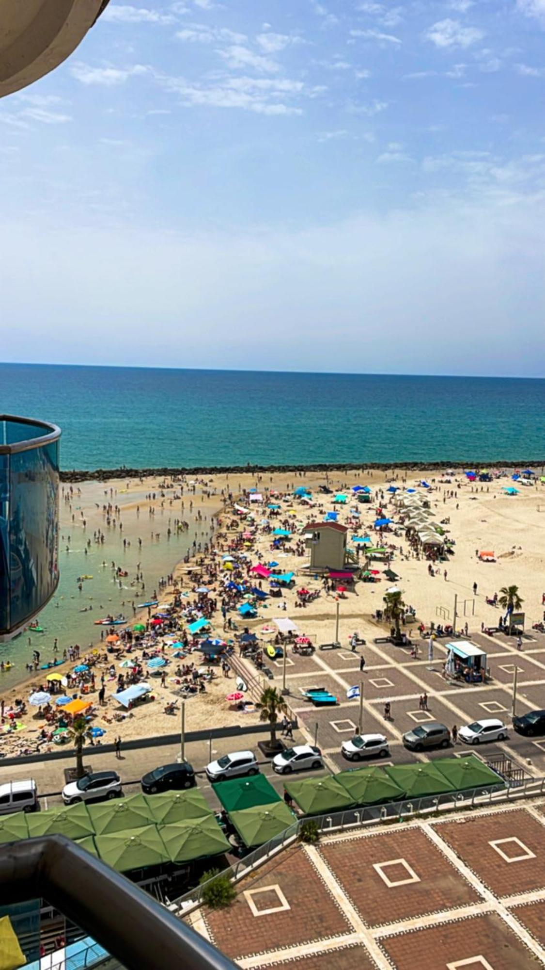 Suite On The Beach Haifa Exterior foto